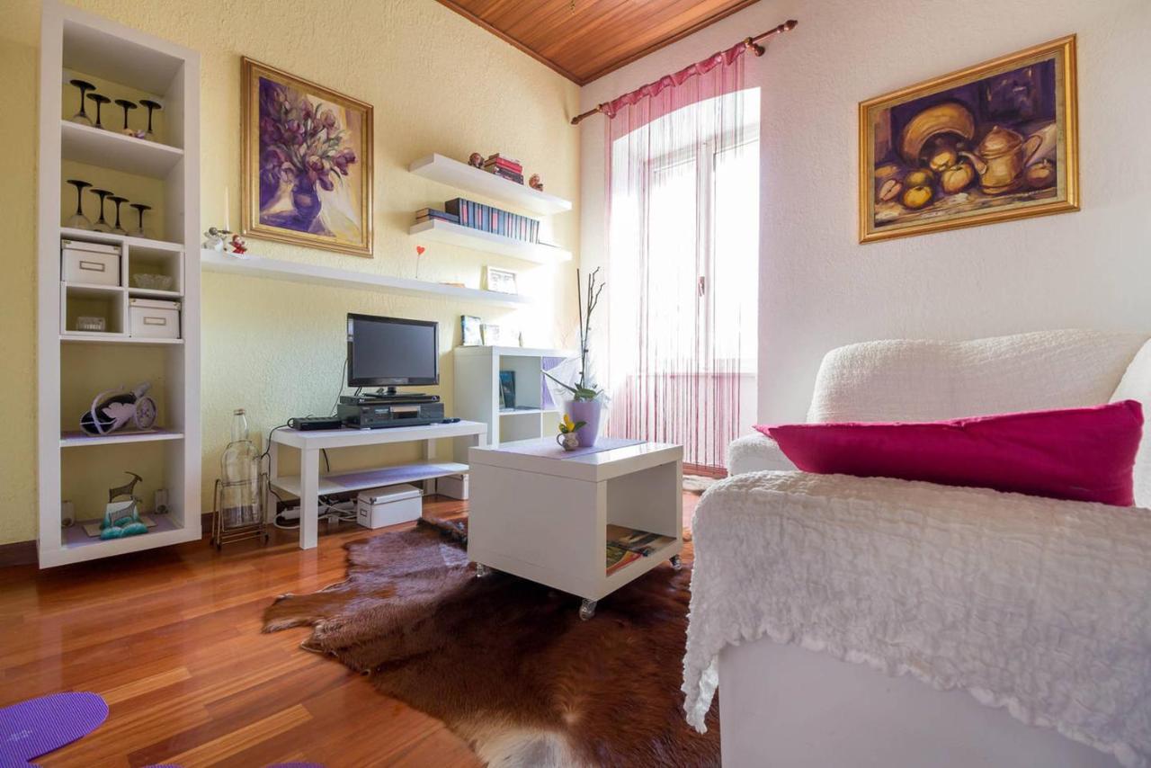 Kuca Za Odmor Lucy Apartment พูลา ภายนอก รูปภาพ