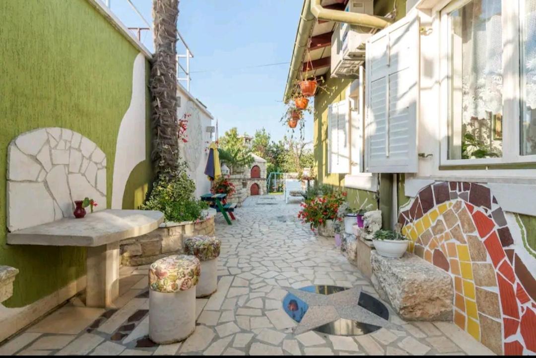 Kuca Za Odmor Lucy Apartment พูลา ภายนอก รูปภาพ