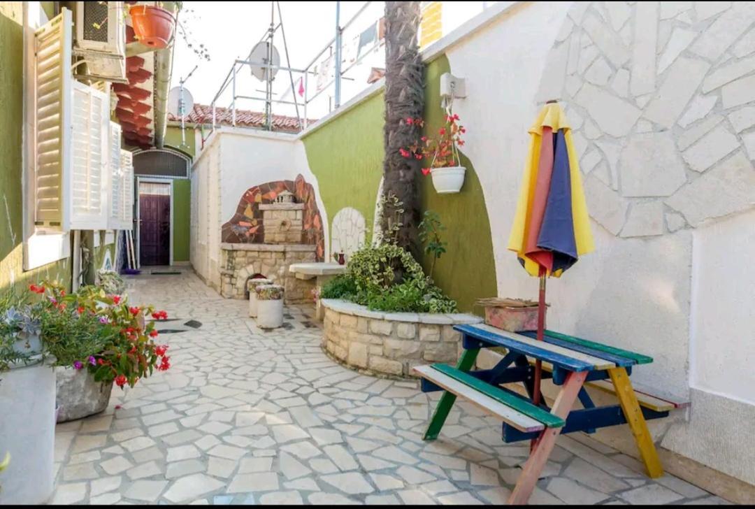 Kuca Za Odmor Lucy Apartment พูลา ภายนอก รูปภาพ